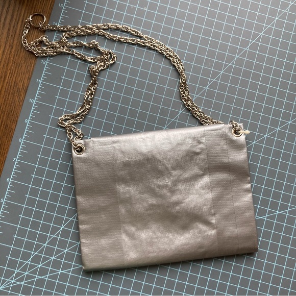 Ducti Crossbody Duct Tape Handbag - Picture 7 of 13